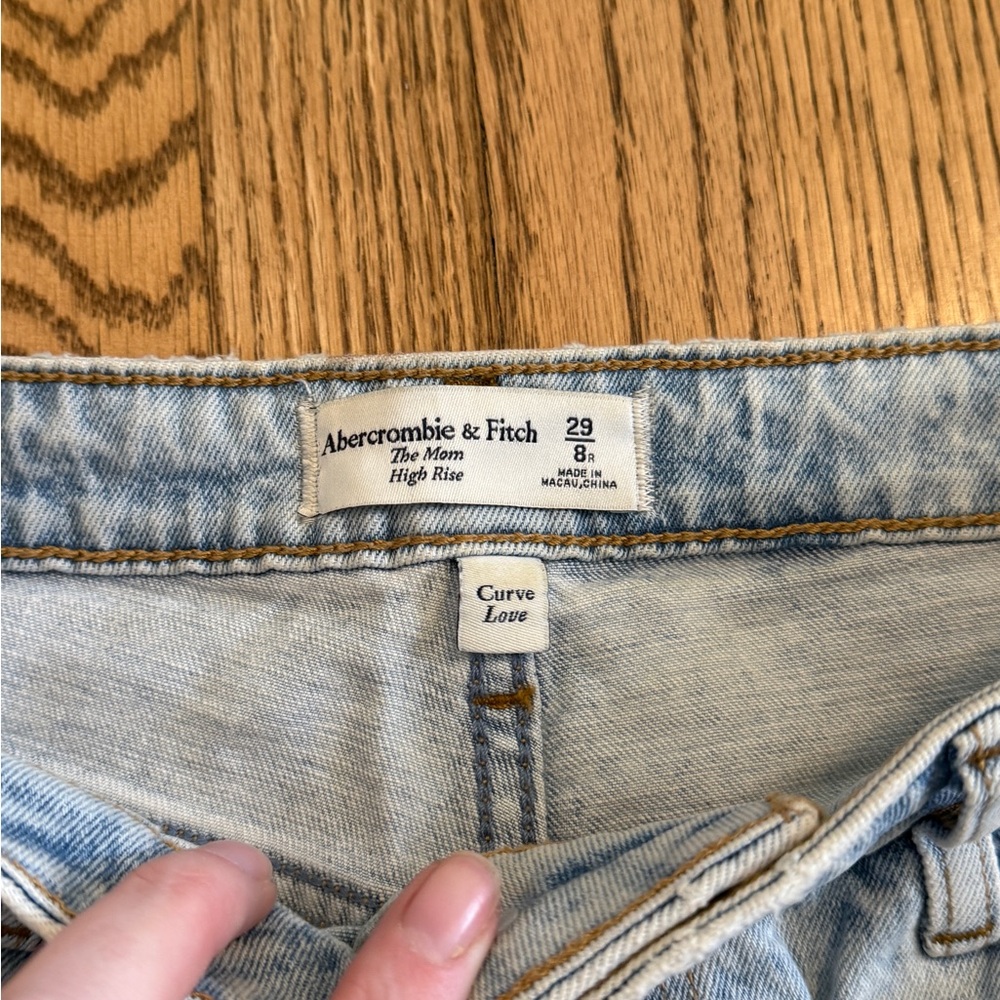 Abercrombie & Fitch Light Blue Mom High-Rise Jeans